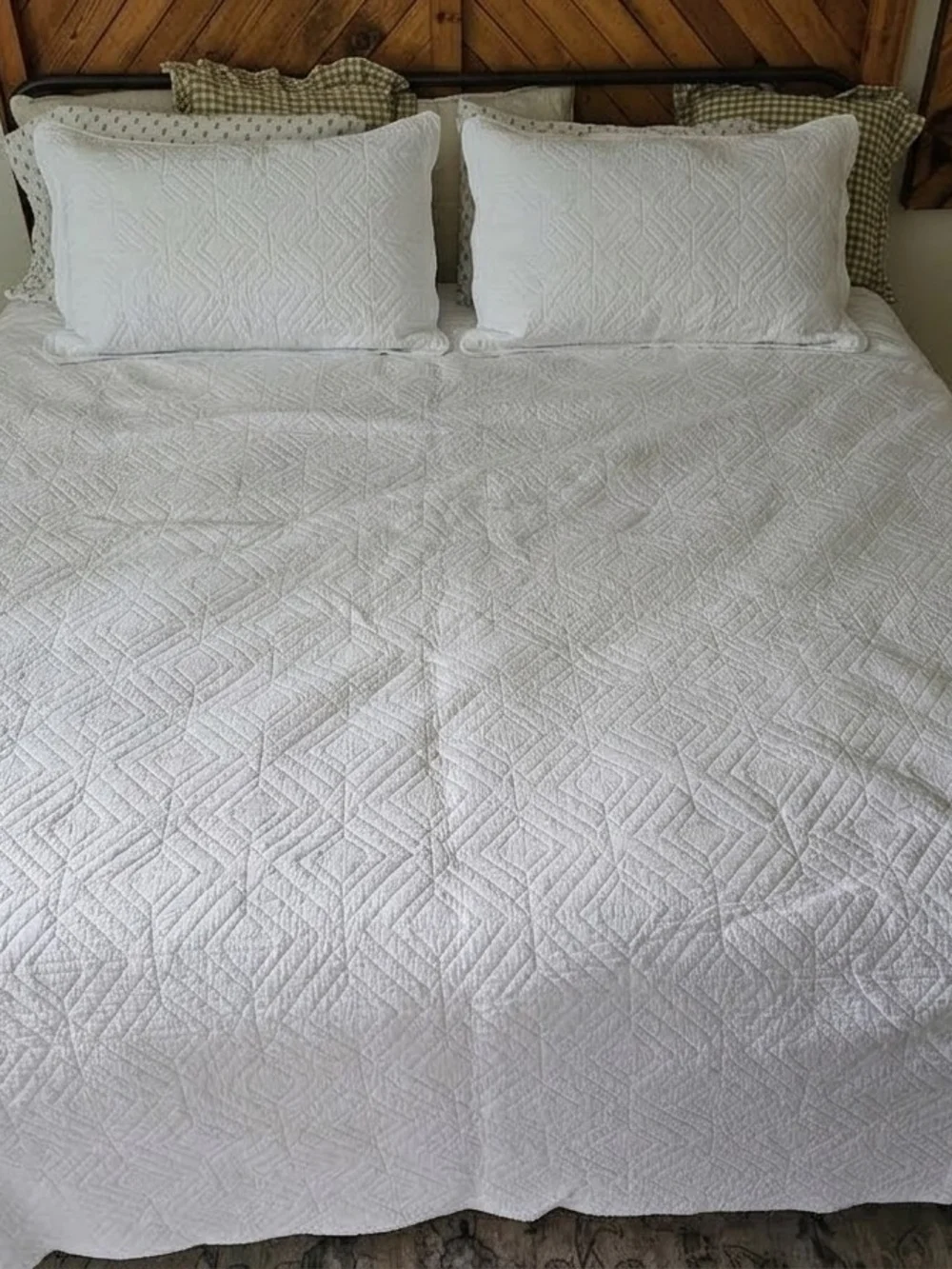 Bar III White Quilted Geometric King Bedspread